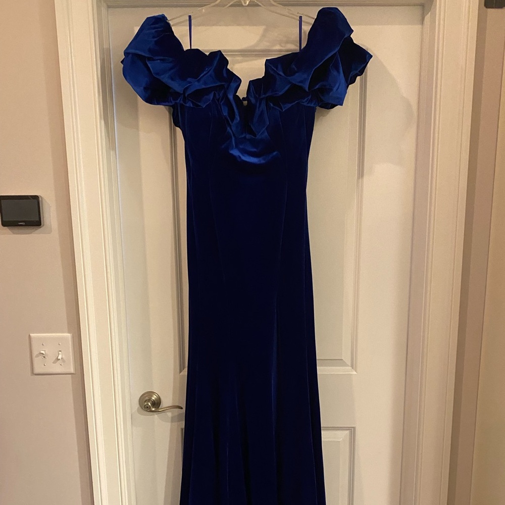 Ashley Lauren style 11217